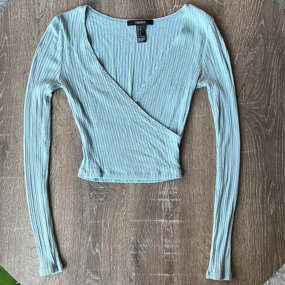 Forever 21 Crisscross Long Sleeve Crop Top - Picture 3 of 4